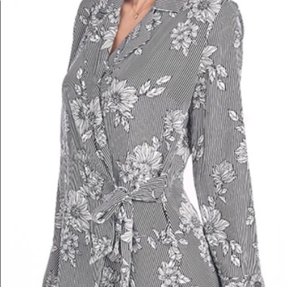 ❌DONATED❌Black White Stripe Floral Print V-neck Wrap Dress - Picture 3 of 11